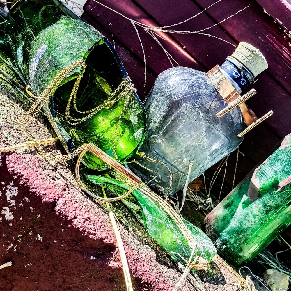 Rose gold necklace and band.